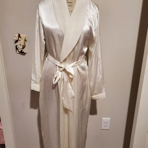 CREAM ROBE